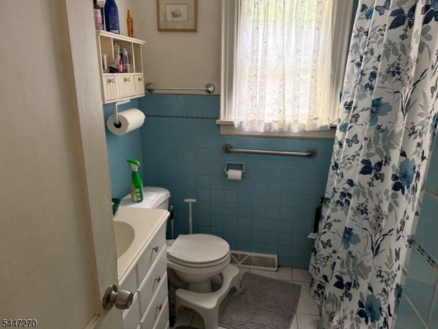 304 Goffle Rd, Hawthorne Boro, NJ 07506