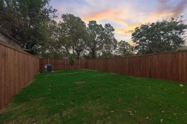 217 W Yarmouth Street, Dallas, TX 75208