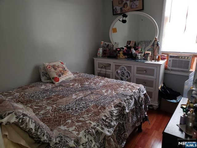 39 Tuttle Street, Wallington, NJ 07057