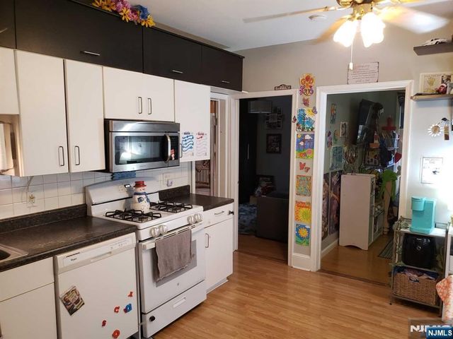 39 Tuttle Street, Wallington, NJ 07057