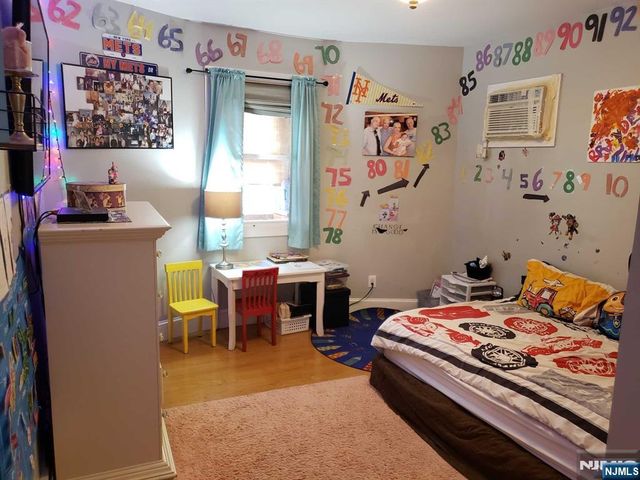 39 Tuttle Street, Wallington, NJ 07057