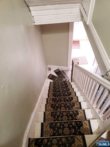 39 Tuttle Street, Wallington, NJ 07057