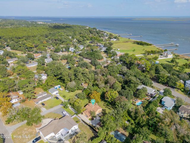 103 Herring Drive, Southport, NC 28461