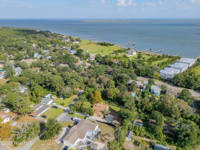 103 Herring Drive, Southport, NC 28461