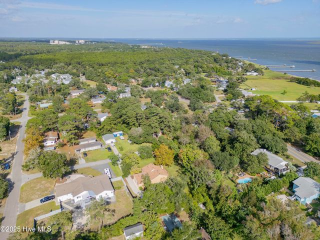 103 Herring Drive, Southport, NC 28461