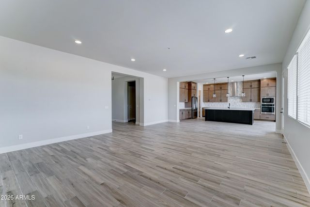 4075 W Silverdale Road, San Tan Valley, AZ 85144