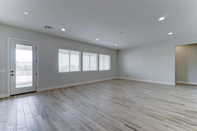 4075 W Silverdale Road, San Tan Valley, AZ 85144