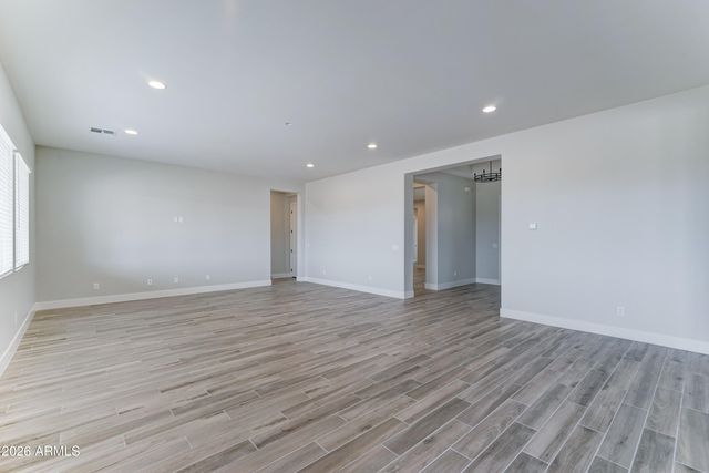 4075 W Silverdale Road, San Tan Valley, AZ 85144