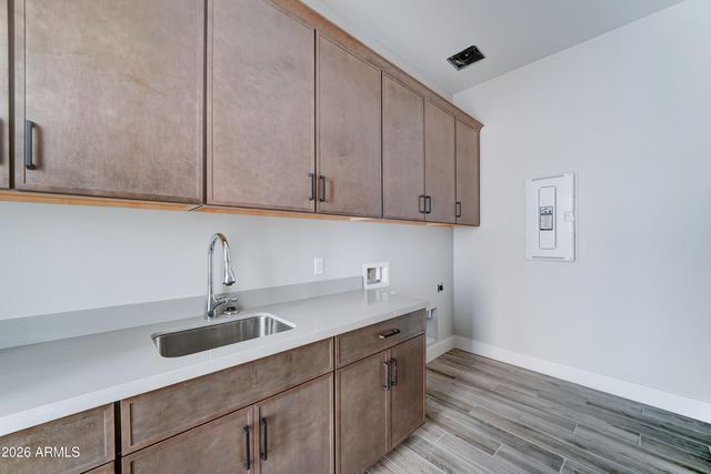 4075 W Silverdale Road, San Tan Valley, AZ 85144