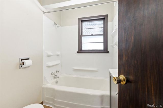 3375 Grant Road, Rochester Hills, MI 48309