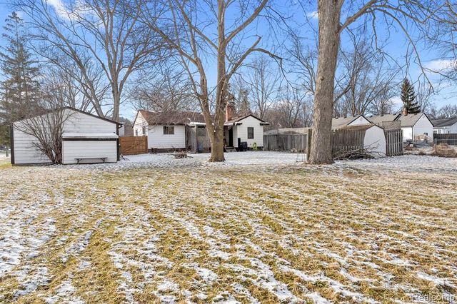 3375 Grant Road, Rochester Hills, MI 48309