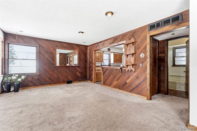 3375 Grant Road, Rochester Hills, MI 48309
