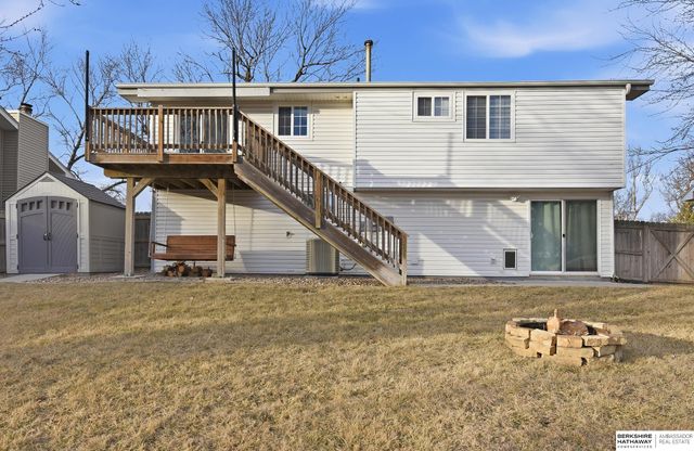 2809 Ponderosa Drive, Bellevue, NE 68123