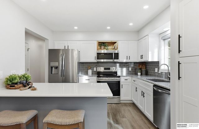 2809 Ponderosa Drive, Bellevue, NE 68123