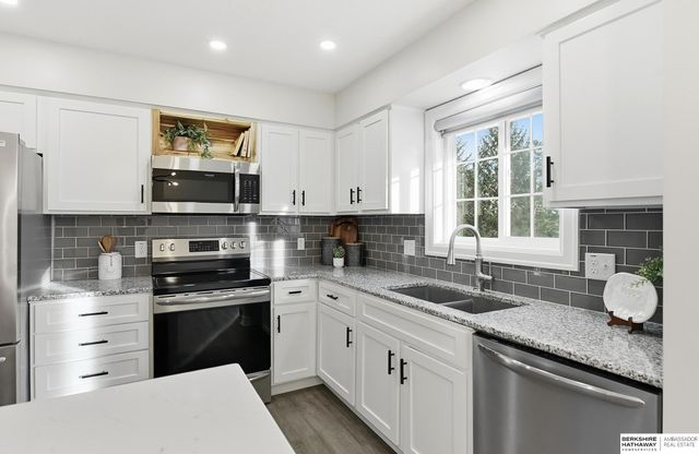 2809 Ponderosa Drive, Bellevue, NE 68123