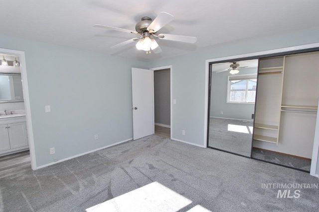 2206 N Galway Dr, Meridian, ID 83646