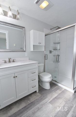 2206 N Galway Dr, Meridian, ID 83646