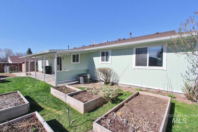 2206 N Galway Dr, Meridian, ID 83646