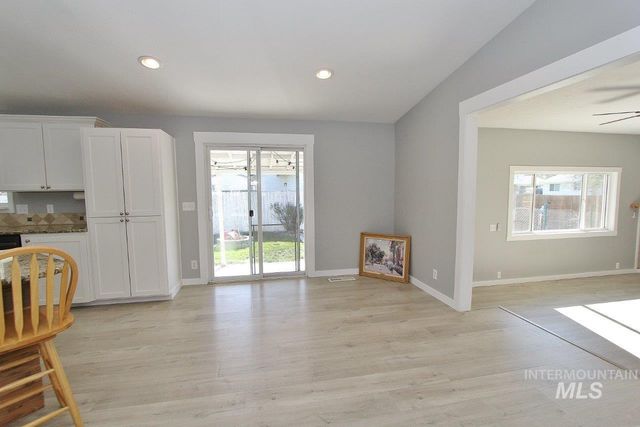 2206 N Galway Dr, Meridian, ID 83646