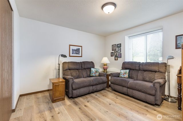 6101 N 37th Street, Tacoma, WA 98407