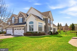 61 HILLYER LN, Newtown, PA 18940