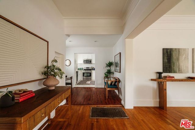 1476 W 37th Drive, Los Angeles, CA 90018