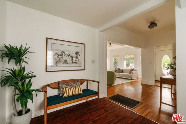 1476 W 37th Drive, Los Angeles, CA 90018