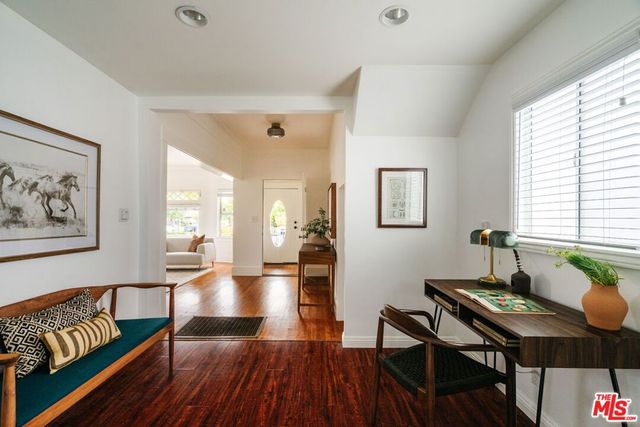 1476 W 37th Drive, Los Angeles, CA 90018