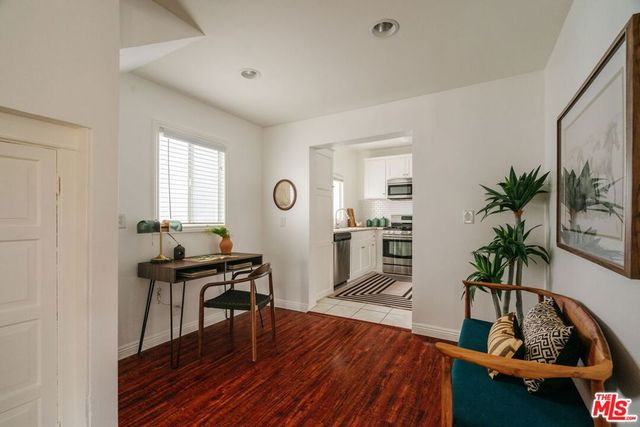 1476 W 37th Drive, Los Angeles, CA 90018