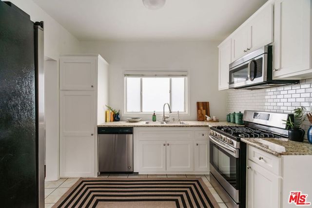 1476 W 37th Drive, Los Angeles, CA 90018