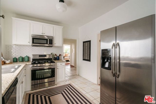 1476 W 37th Drive, Los Angeles, CA 90018