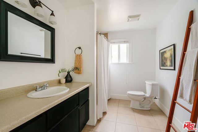 1476 W 37th Drive, Los Angeles, CA 90018