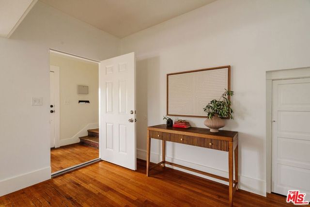 1476 W 37th Drive, Los Angeles, CA 90018