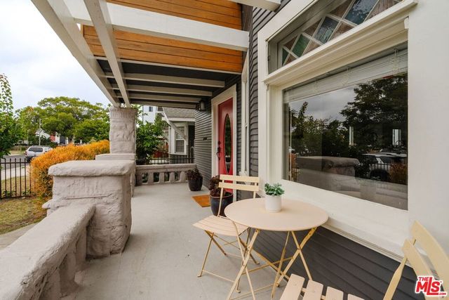 1476 W 37th Drive, Los Angeles, CA 90018