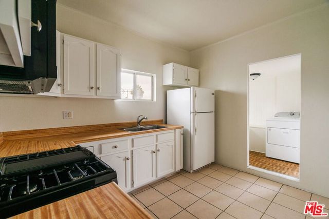 1476 W 37th Drive, Los Angeles, CA 90018