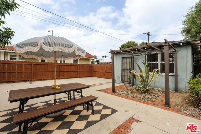 1476 W 37th Drive, Los Angeles, CA 90018