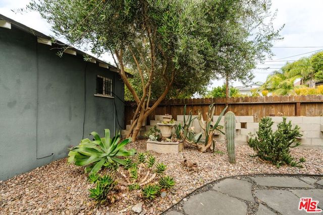 1476 W 37th Drive, Los Angeles, CA 90018