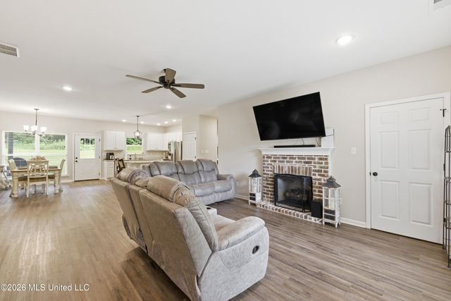 205 Clover Cove, Coldwater, MS 38618
