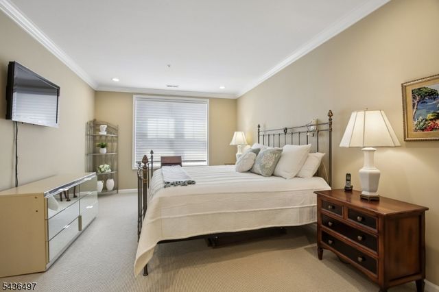 5211 Pointe Gate Dr, Livingston Twp., NJ 07039