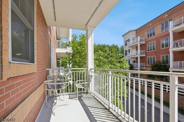 5211 Pointe Gate Dr, Livingston Twp., NJ 07039