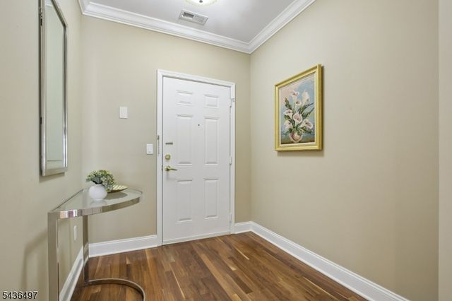 5211 Pointe Gate Dr, Livingston Twp., NJ 07039