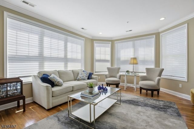 5211 Pointe Gate Dr, Livingston Twp., NJ 07039