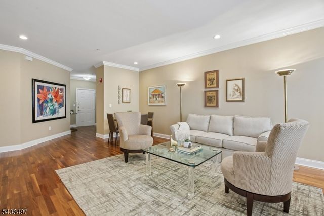 5211 Pointe Gate Dr, Livingston Twp., NJ 07039