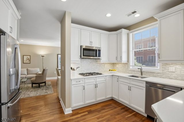 5211 Pointe Gate Dr, Livingston Twp., NJ 07039