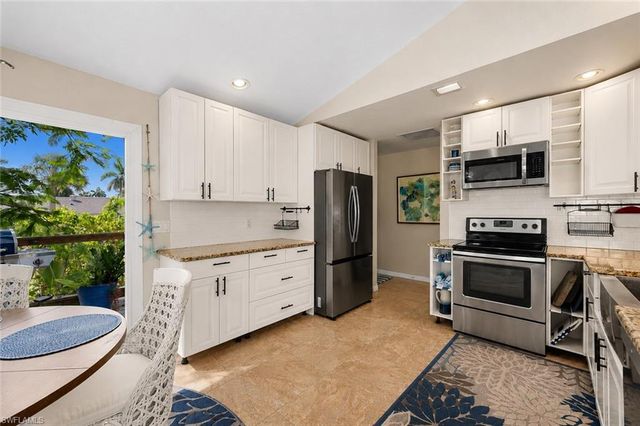 105 Hilo ST, Naples, FL 34113
