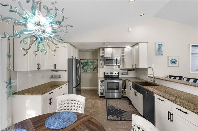 105 Hilo ST, Naples, FL 34113