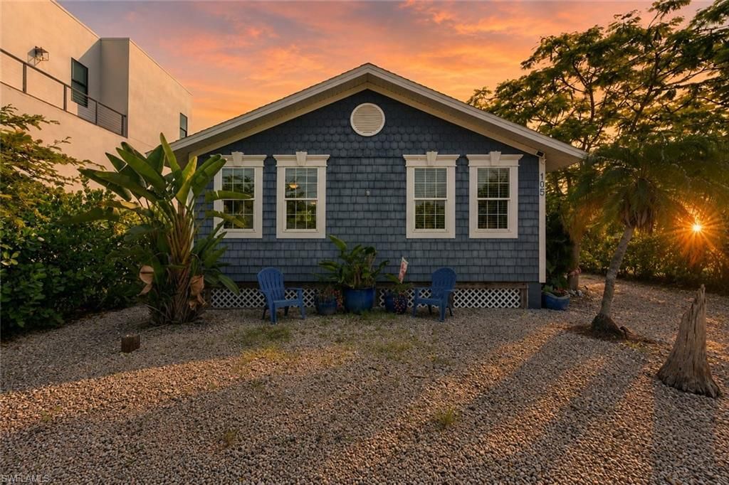 105 Hilo ST, Naples, FL 34113