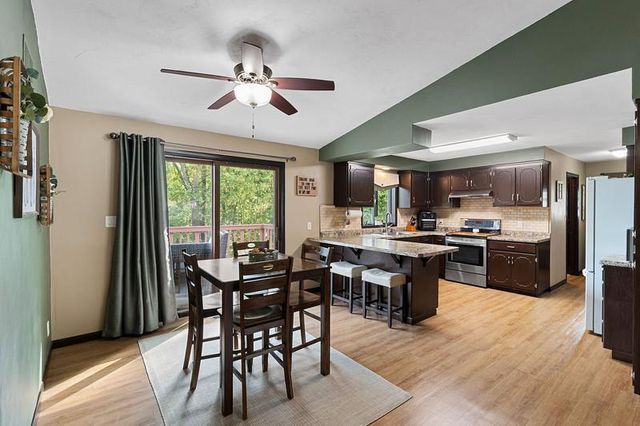 25 ST CHARLES PLACE, Little Chute, WI 54140