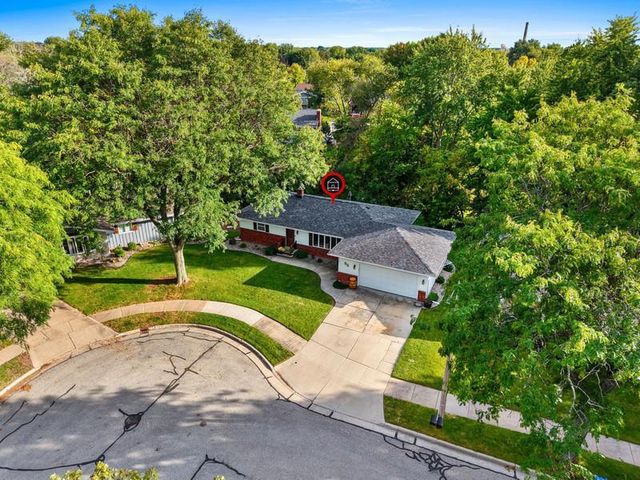 25 ST CHARLES PLACE, Little Chute, WI 54140