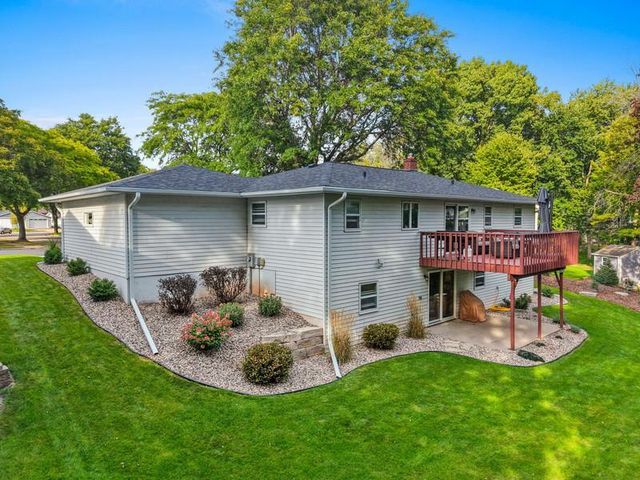 25 ST CHARLES PLACE, Little Chute, WI 54140
